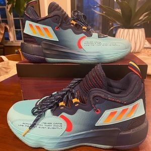 Men’s Adidas 8.5 Space Jam edition.